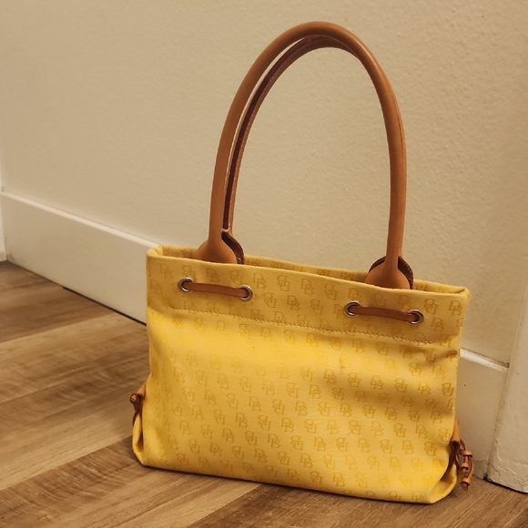 Dooney & Bourke Y2K Yellow Logo Canvas Tote Tan Leather Trim Vintage - Picture 3 of 13